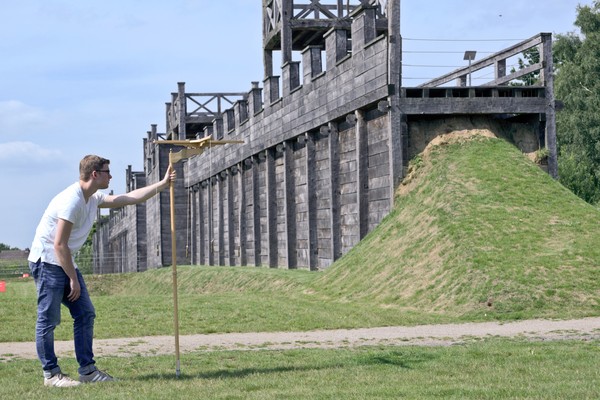 Foto: Ausübung römischer Vermessungstechniken.