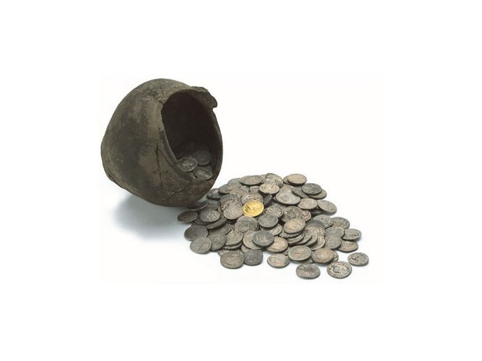 Keramikgefäß mit Münzen